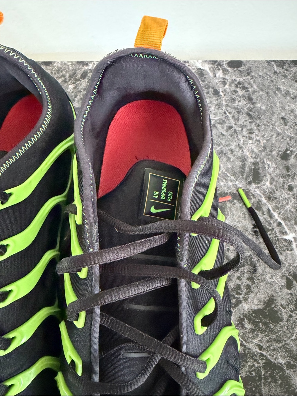 Nike Men's vapor max Black Athletic Sneakers with Neon Green Details - Picture 8 of 9